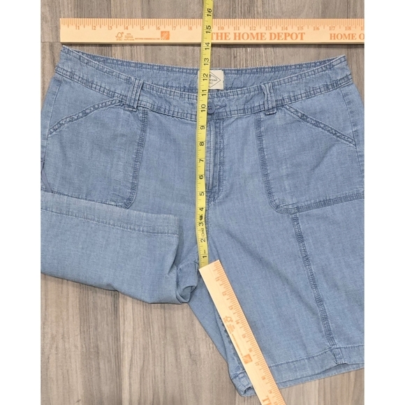 St. John's Bay Women's Mid-Rise Cargo Shorts - Size 16P, Chic & Versatile! - Picture 5 of 9